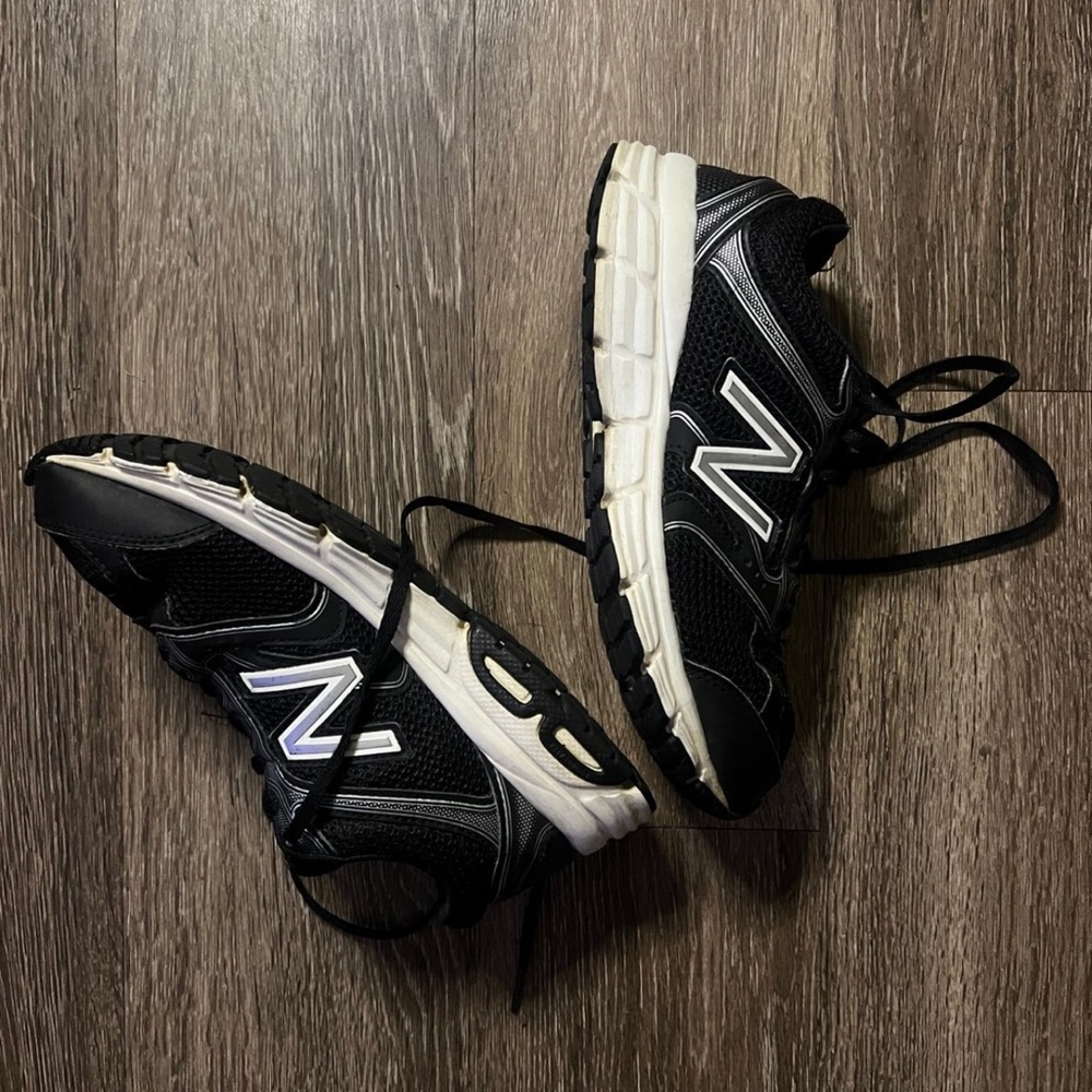 Women's New Balances Shoes 460 V2 Size 7